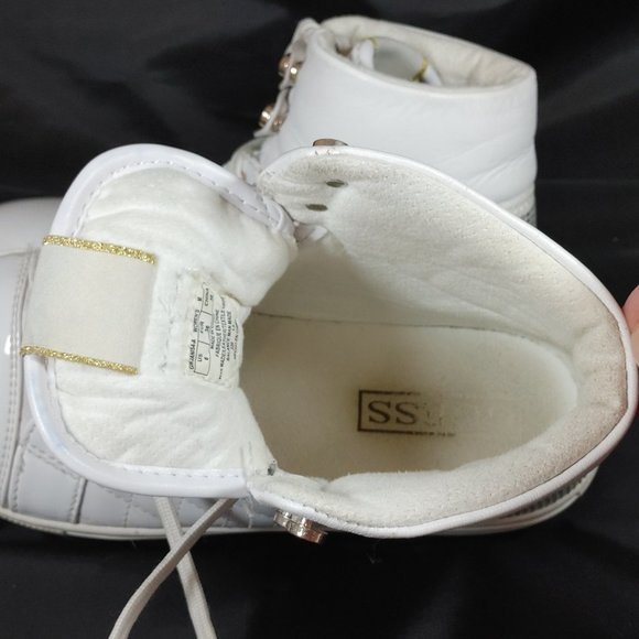Guess High Top Sneaker Women's Sz 6 White Quilted Athletic Shoe Rhinestone Heelt - Picture 7 of 10